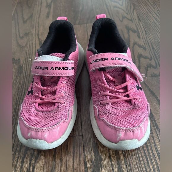 Bundle Under Armour and Nike Kids Shoes - Pink and White Size 1 - Picture 2 of 10